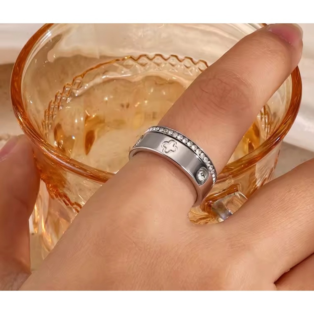 NEW BEAUTIFUL 18k WHITE GOLD PLATED CLOVER RING SET, CLOVER‎ RING, DIAMOND RING - Picture 4 of 10